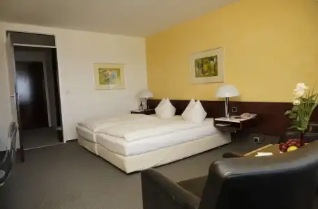 TOP CountryLine Roth am Strande - 76