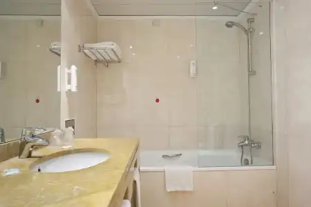 Holiday Inn Lisbon by IHG - 64