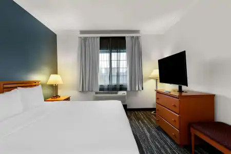 Clarion Suites Anchorage Downtown - 6