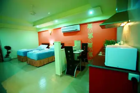 Johny International - 5