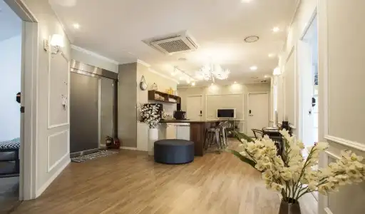 First Guest House - Hostel - 9