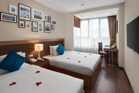 Golden Moon Suite - 75