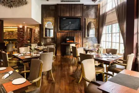 Radisson Suites Bangkok Sukhumvit - 25