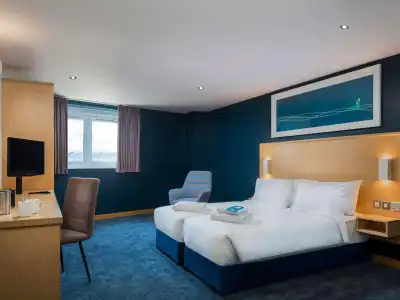Travelodge London Park Royal - 23