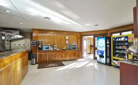 Woodbine and Suites - 7