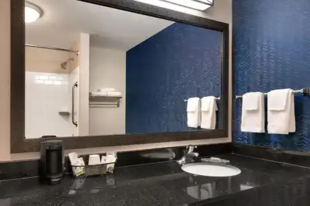 Fairfield Inn & Suites by Marriott Tallahassee Central - 55