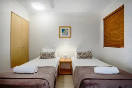 Rolling Surf Resort - 120