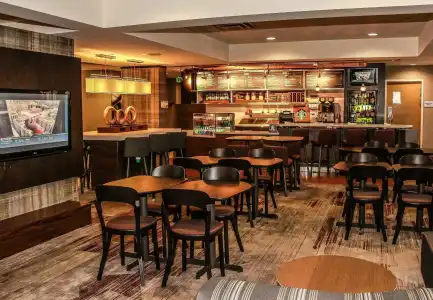 Courtyard Chesapeake Greenbrier - 23