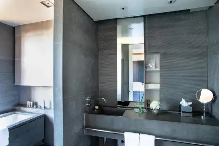 Grosvenor House Suites - 64
