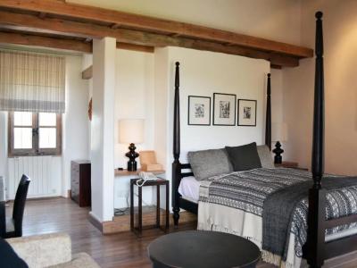 Artemis Traditional House - 13