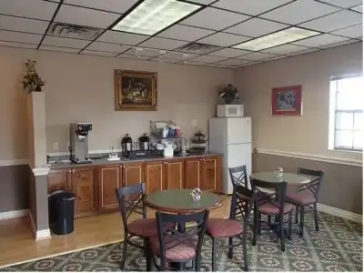 Nola Inn & Suites - 14