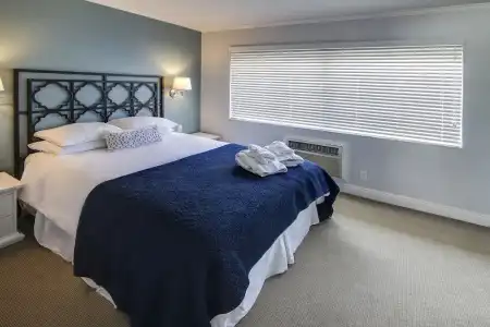 May-Dee Suites - 50