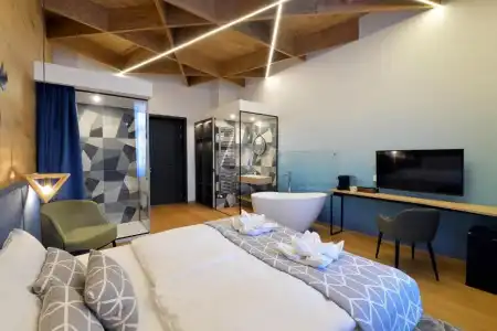 1552 Boutique - 39