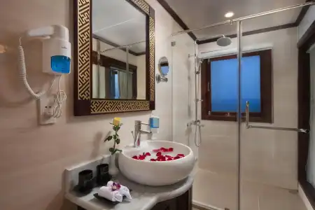 Halong Sapphire Cruises - 6