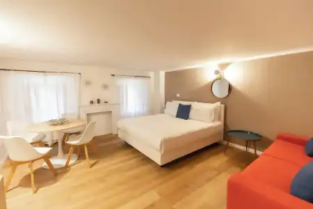 Vis a Vis Apartments - 98