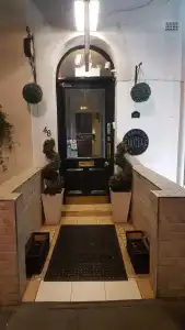 Hyde Park Court - 1
