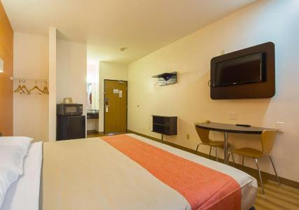 Motel 6 Dallas - Irving DFW Airport South - 2