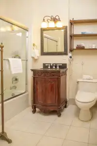 Washington Square Inn - 134