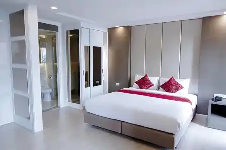 Hope Land Sukhumvit 8 - 77