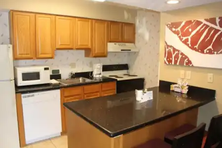 Hawthorn Extended Stay by Wyndham Wichita - 71