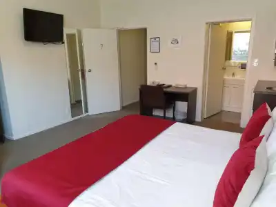 Eden Park Motel - 69