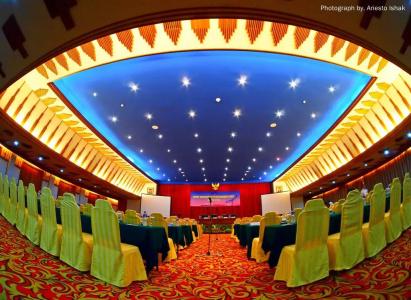 Savoy Homann - 15