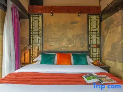 Lijiang Ten Courtyard Inn - 11