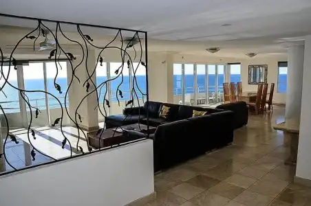 Zenith Ocean Front Apartments - 42