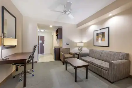 Best Western Plus Midland Suites - 41