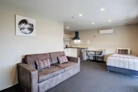 Ellerslie Palms Motel - 24