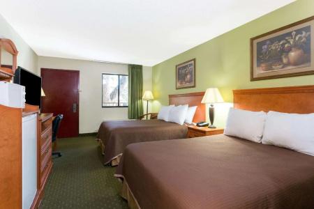 Howard Johnson by Wyndham Tallahassee - 21