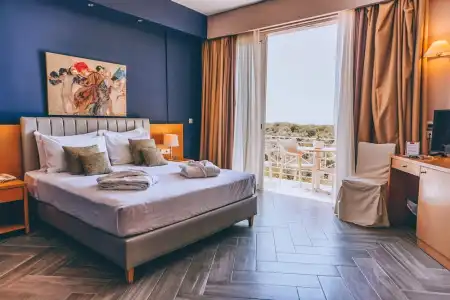 Apollo Resort Art - 144
