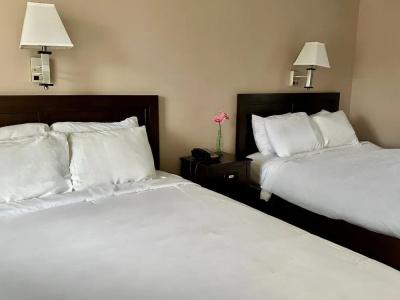 Blowing Rock Inn - 3