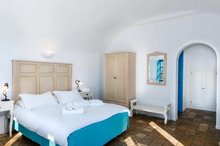 Pantelia Suites - 39
