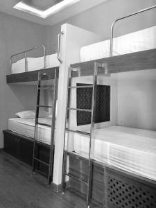 The Alley Hostel - 7