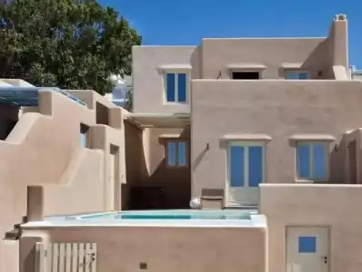 Voreina Gallery Suites - 0