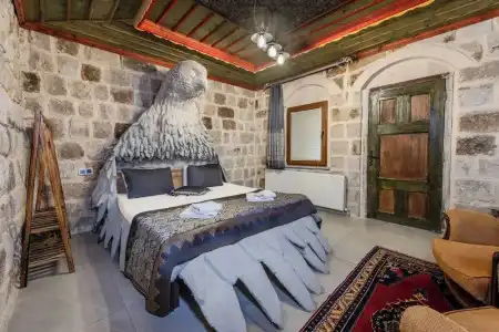 Kayatas Cave Suites - 80
