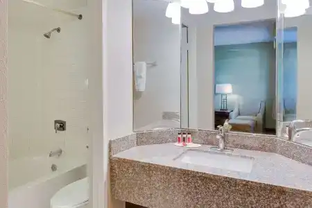 Baymont by Wyndham Jacksonville Orange Park - 8