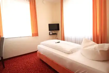 Alexa - 16