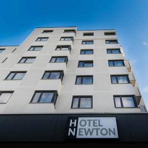 Newton Heilbronn - 34