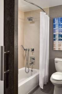 Ventura Beach Marriott - 48