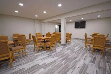 Days Inn & Suites by Wyndham Wisconsin Dells - 15