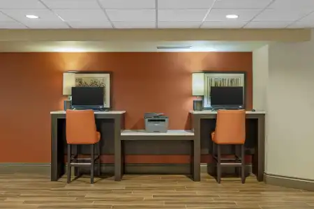Best Western Plus Stoneridge Inn & Conference Centre - 2