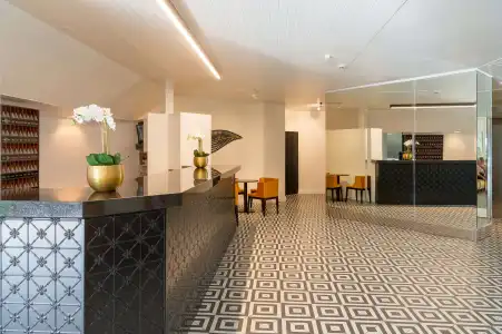 Bay Plaza - 20
