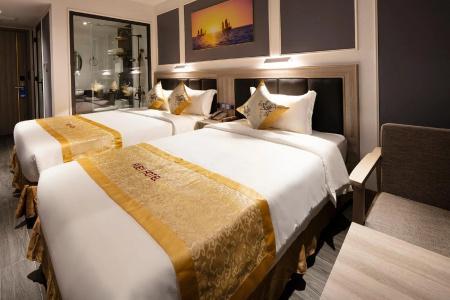 Ruby Luxury - 77