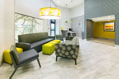 Comfort Inn Leamington - 1