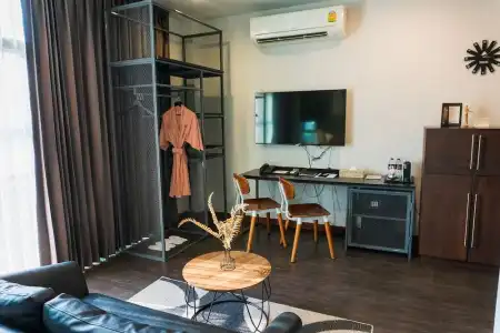 Wealth Boutique - 203