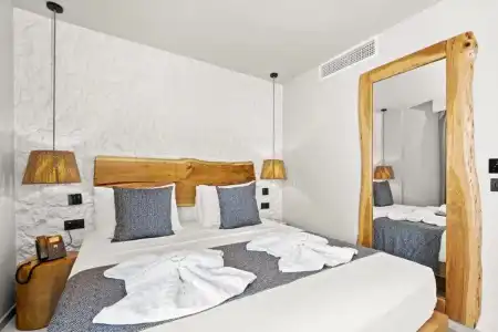 Emily's Luxury Suites - 40