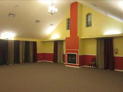 The Crossroads & Suites - 15