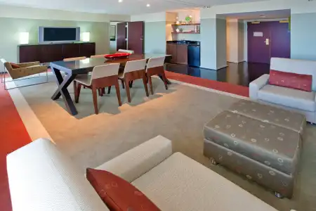 Crowne Plaza Chicago West Loop by IHG - 2